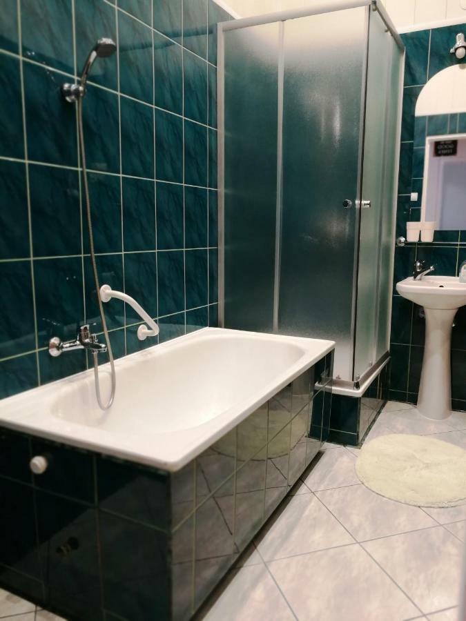 Apartament Jasminowy Apartment Kudowa Zdroj Ngoại thất bức ảnh